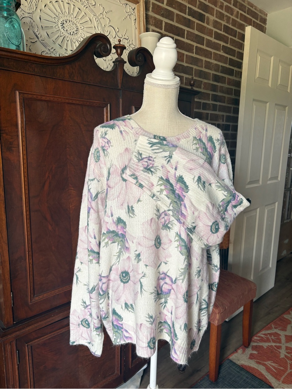 Philosophy Floral Knit Scoop Neck Sweater in Pink and Green